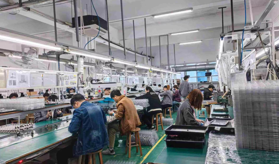 HARBOR INDUSTRIAL assembly line
